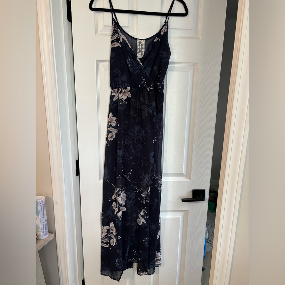 Sadie & Sage Navy and White Floral Maxi Dress